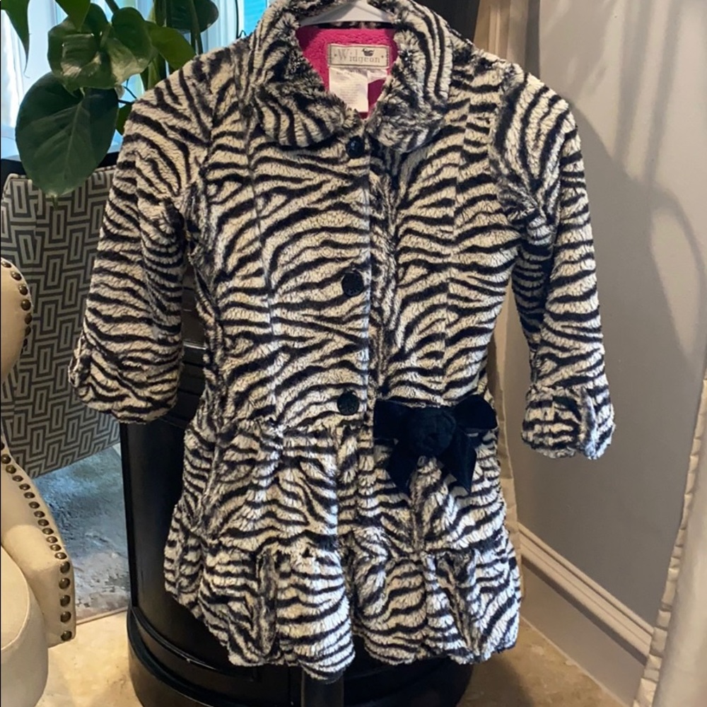 Zebra 3/4 sleeve plush coat